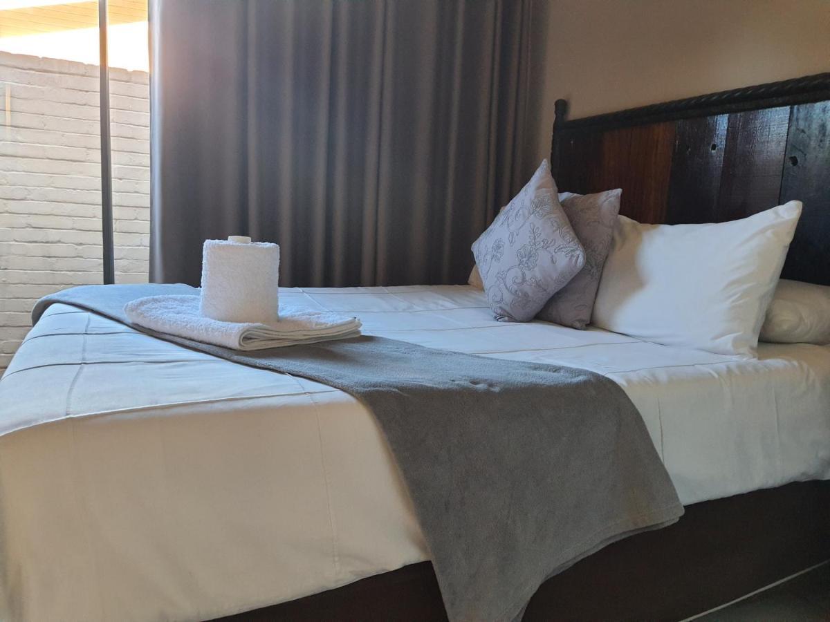 Aandrus Guesthouse Блумфонтейн Экстерьер фото